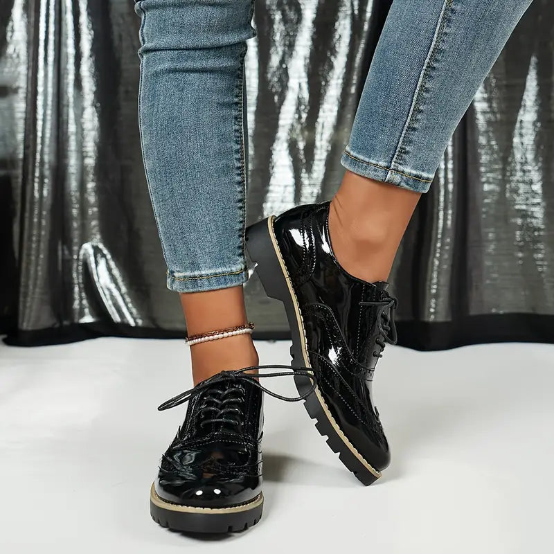 Ninette – Chaussures en cuir brillant