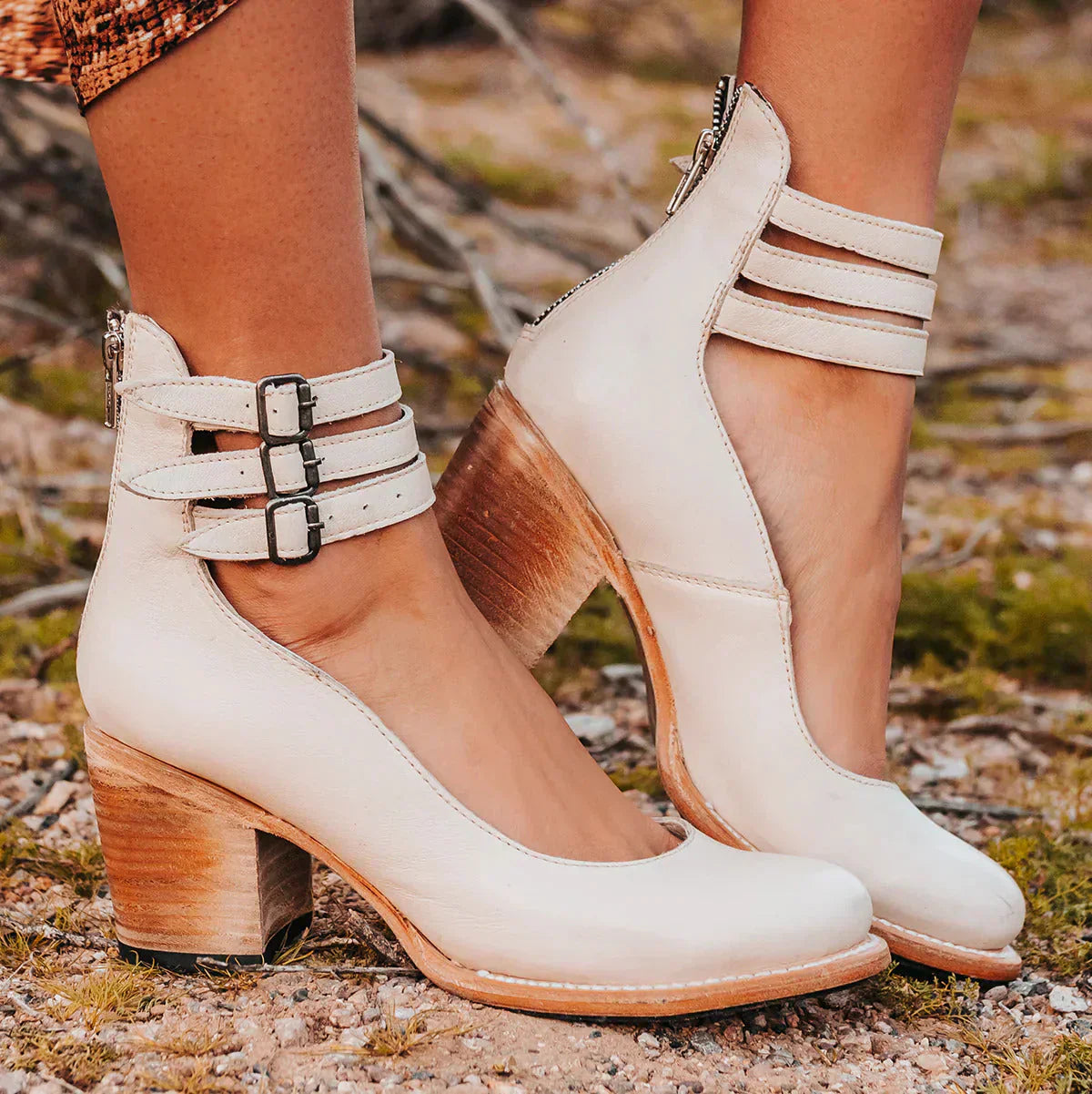 Neda - Escarpins à la mode avec bride à la cheville