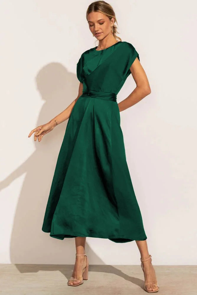 Evangeline - Elégante robe de fête en soie satinée