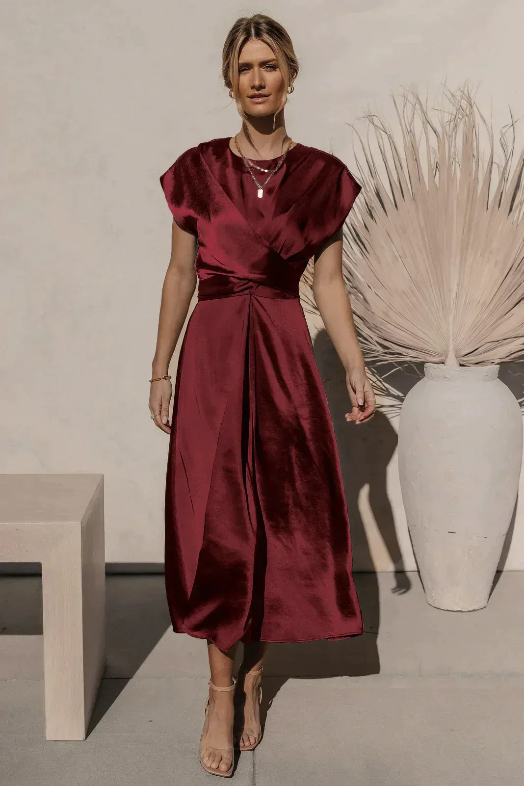 Evangeline - Elégante robe de fête en soie satinée